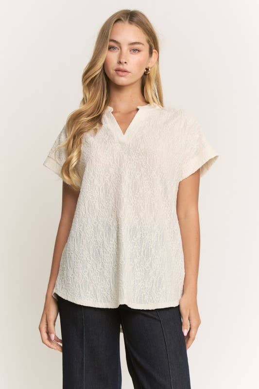 V-NECK SHORT SLEEVE TOP: IVORY