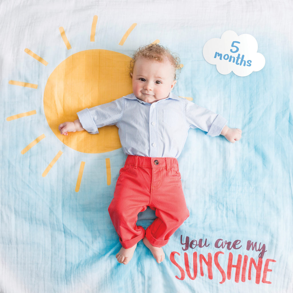 Lulujo Baby’s First Year Blanket & Cards Set – “You Are My Sunshine”