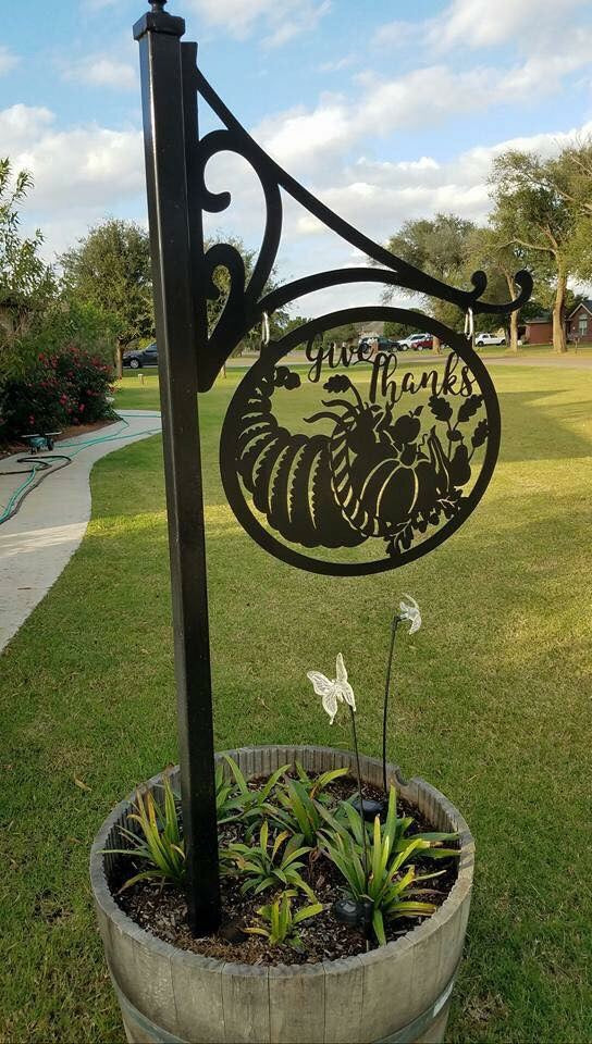 One Post Interchangeable Yard Sign – Steel Grace