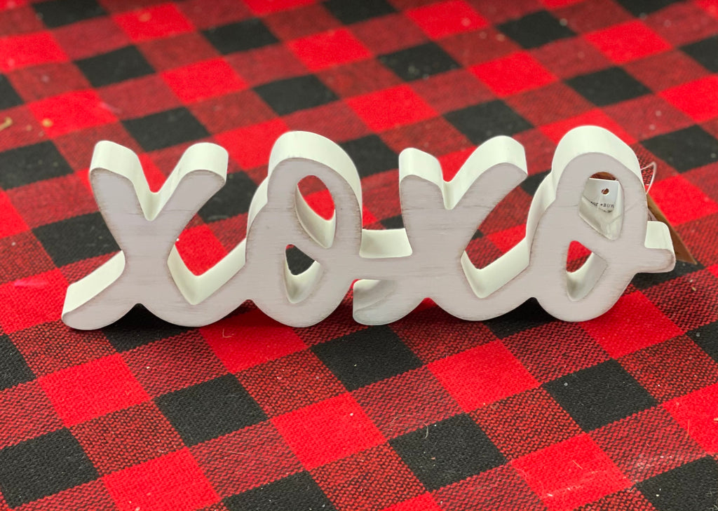 Love XOXO Wood Shelf Setter